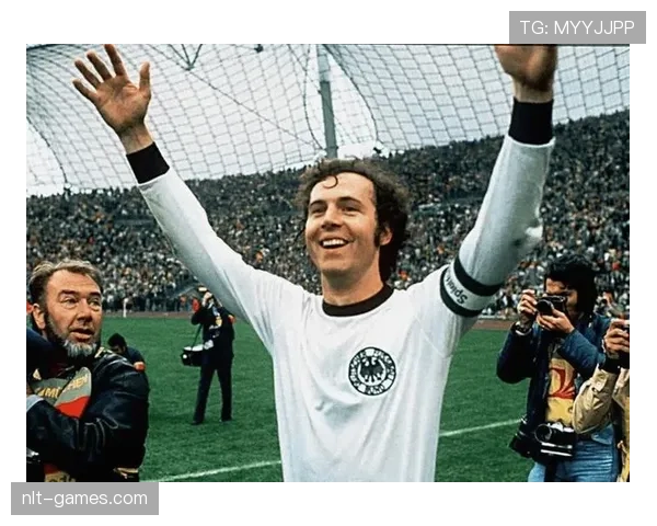 贝肯鲍尔传奇生涯回顾:辉煌荣耀与逆境挑战交织的绿茵史诗 贝肯鲍尔传奇生涯回顾:辉煌荣耀与逆境挑战交织的绿茵史诗